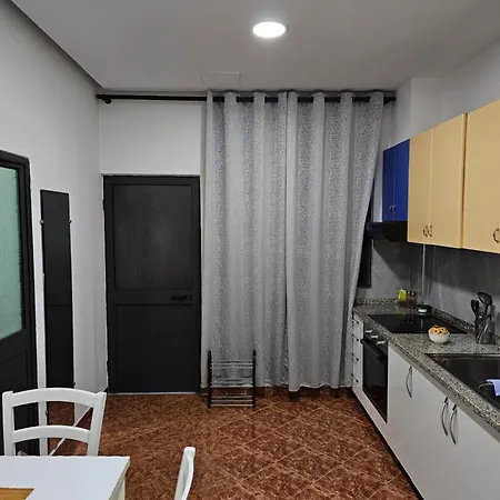 Geljus Apartment *